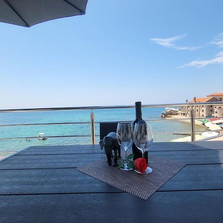 Apartman Dora With Sea View And Terrace Umag Exteriér fotografie