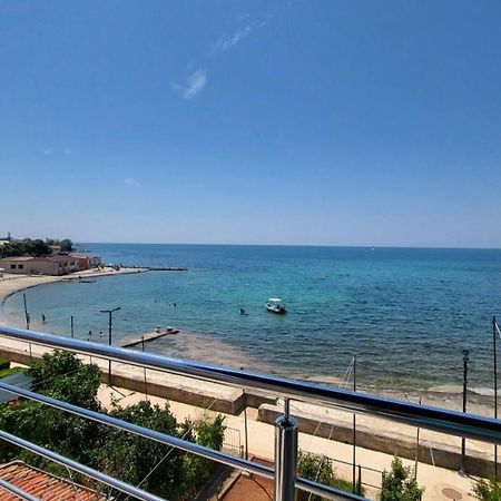 Apartman Dora With Sea View And Terrace Umag Exteriér fotografie