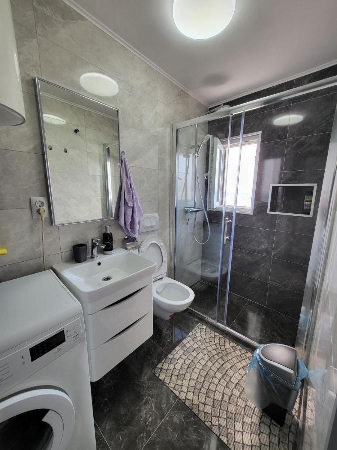 Apartman Dora With Sea View And Terrace Umag Exteriér fotografie