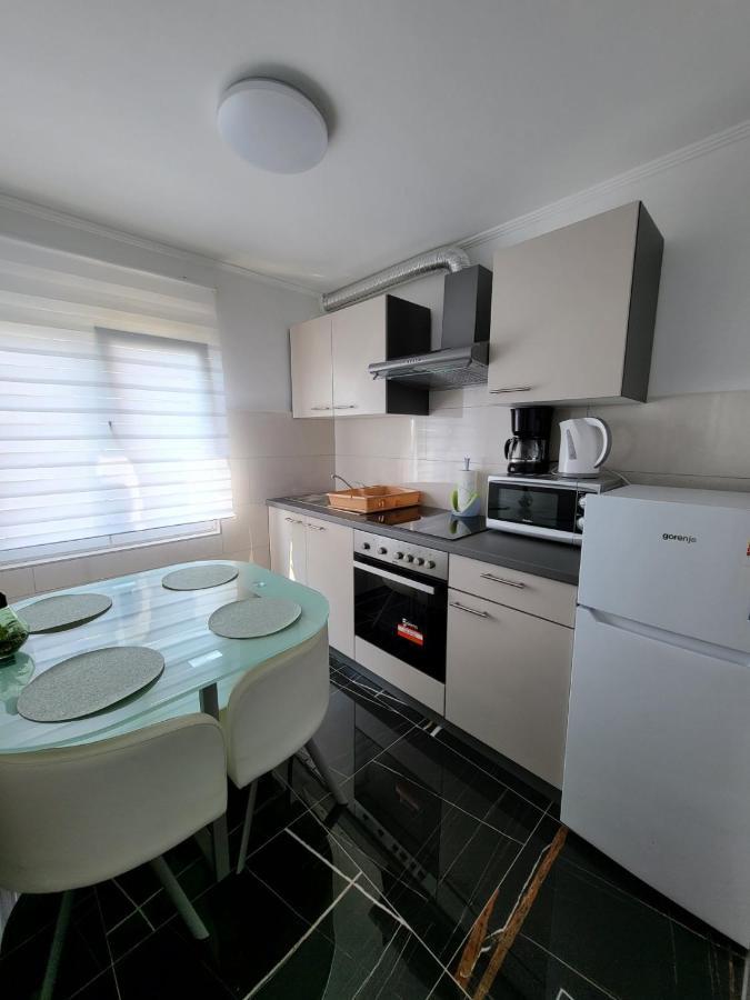 Apartman Dora With Sea View And Terrace Umag Exteriér fotografie