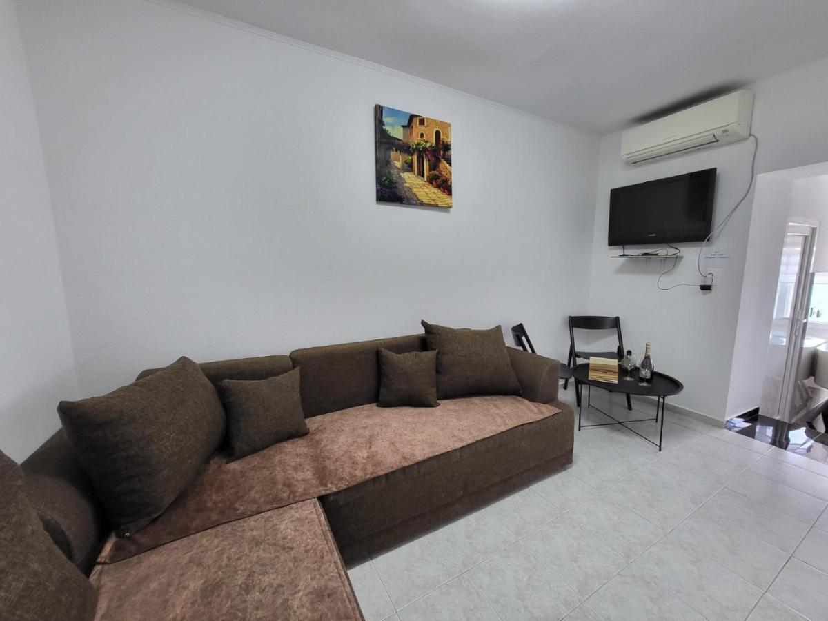 Apartman Dora With Sea View And Terrace Umag Exteriér fotografie