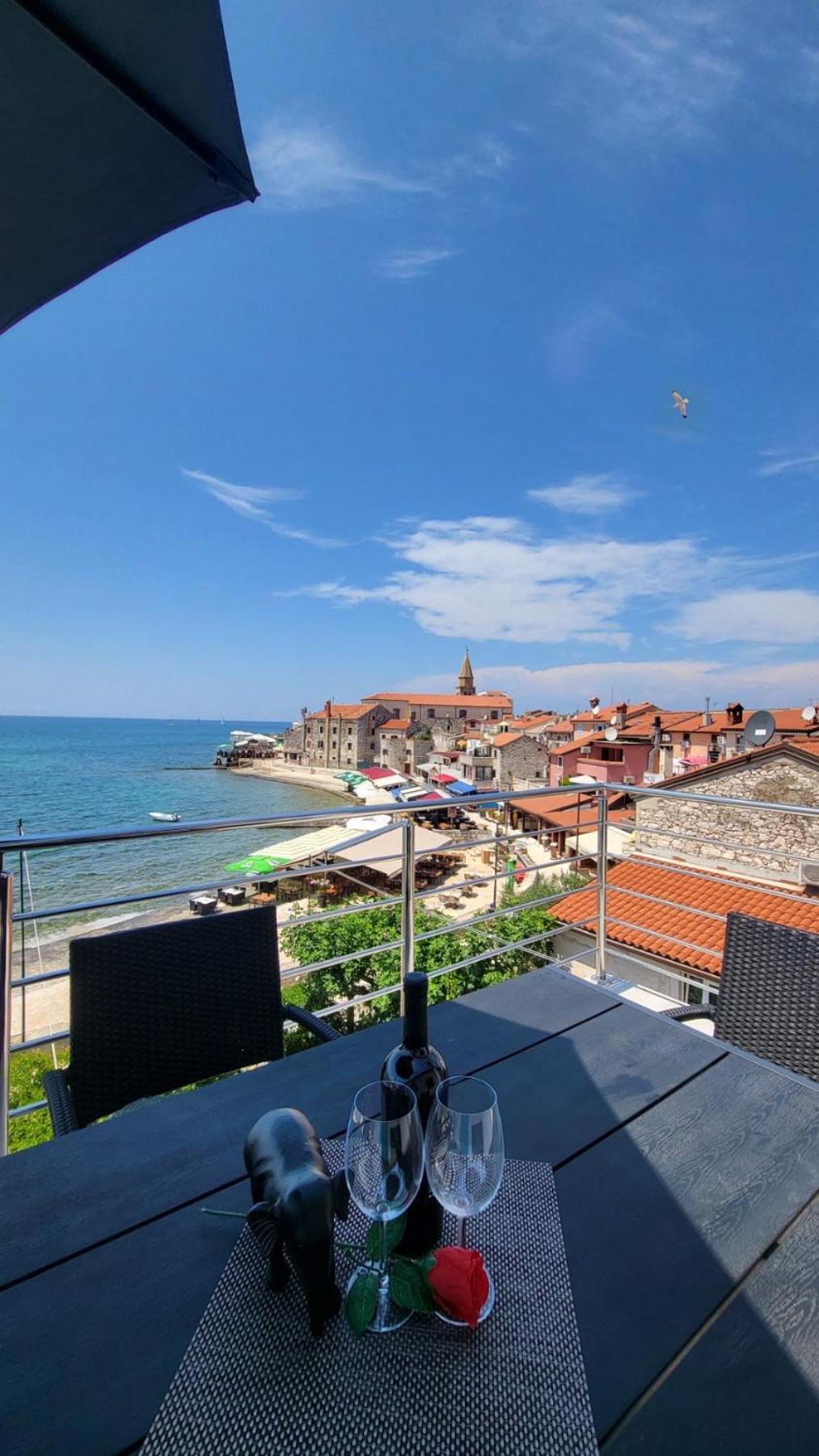 Apartman Dora With Sea View And Terrace Umag Exteriér fotografie