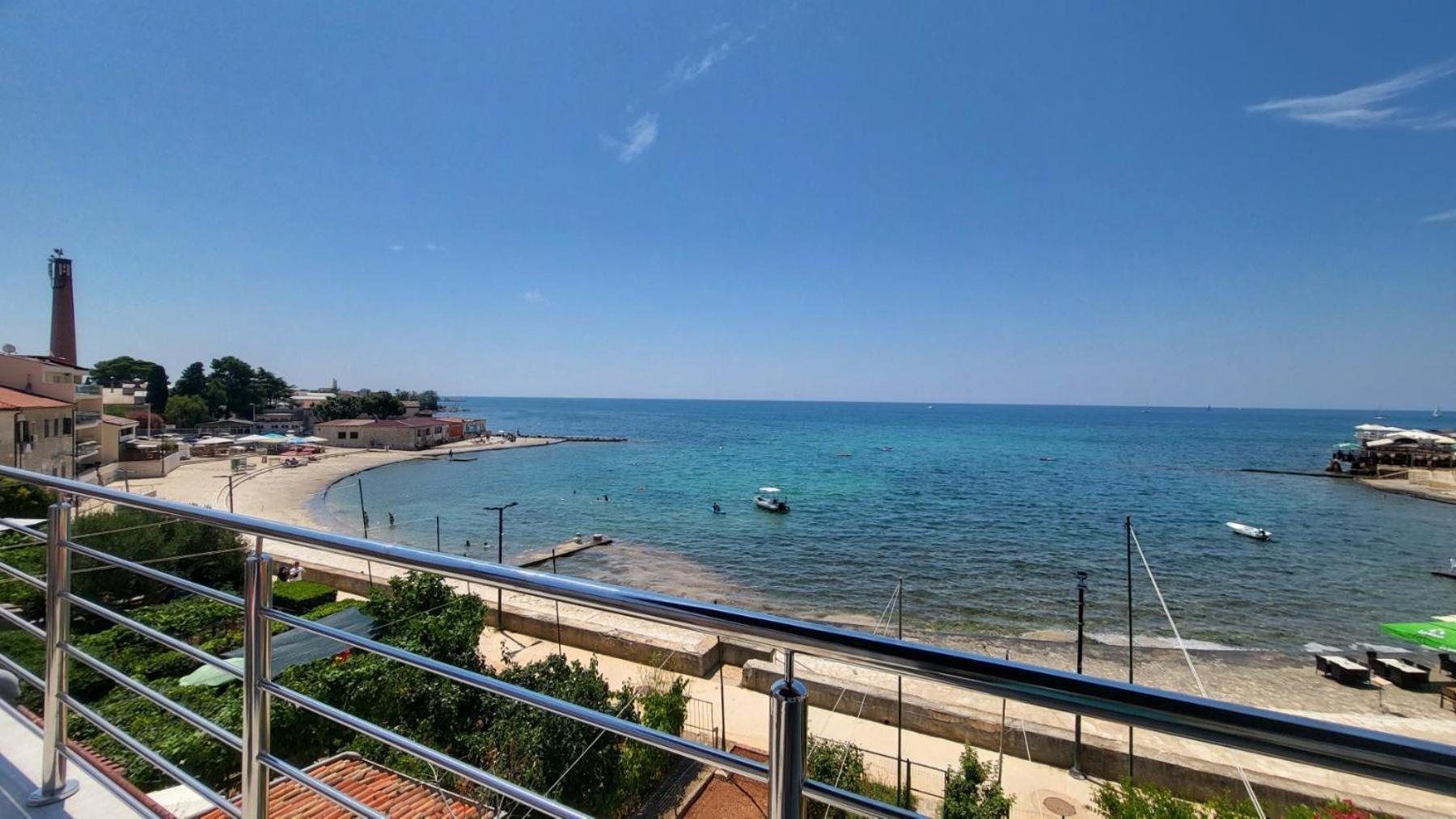Apartman Dora With Sea View And Terrace Umag Exteriér fotografie